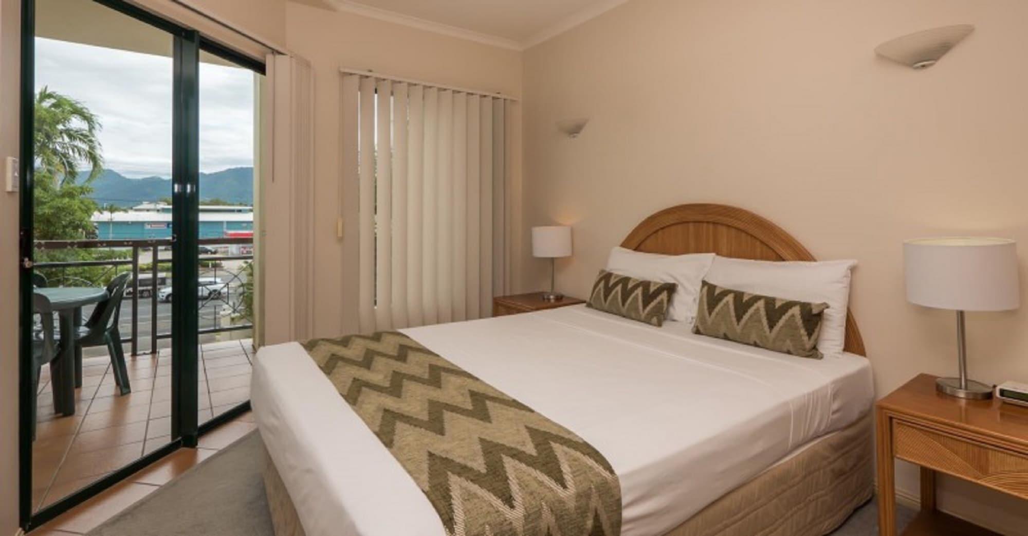 Tropic Towers Apartments Cairns Eksteriør billede