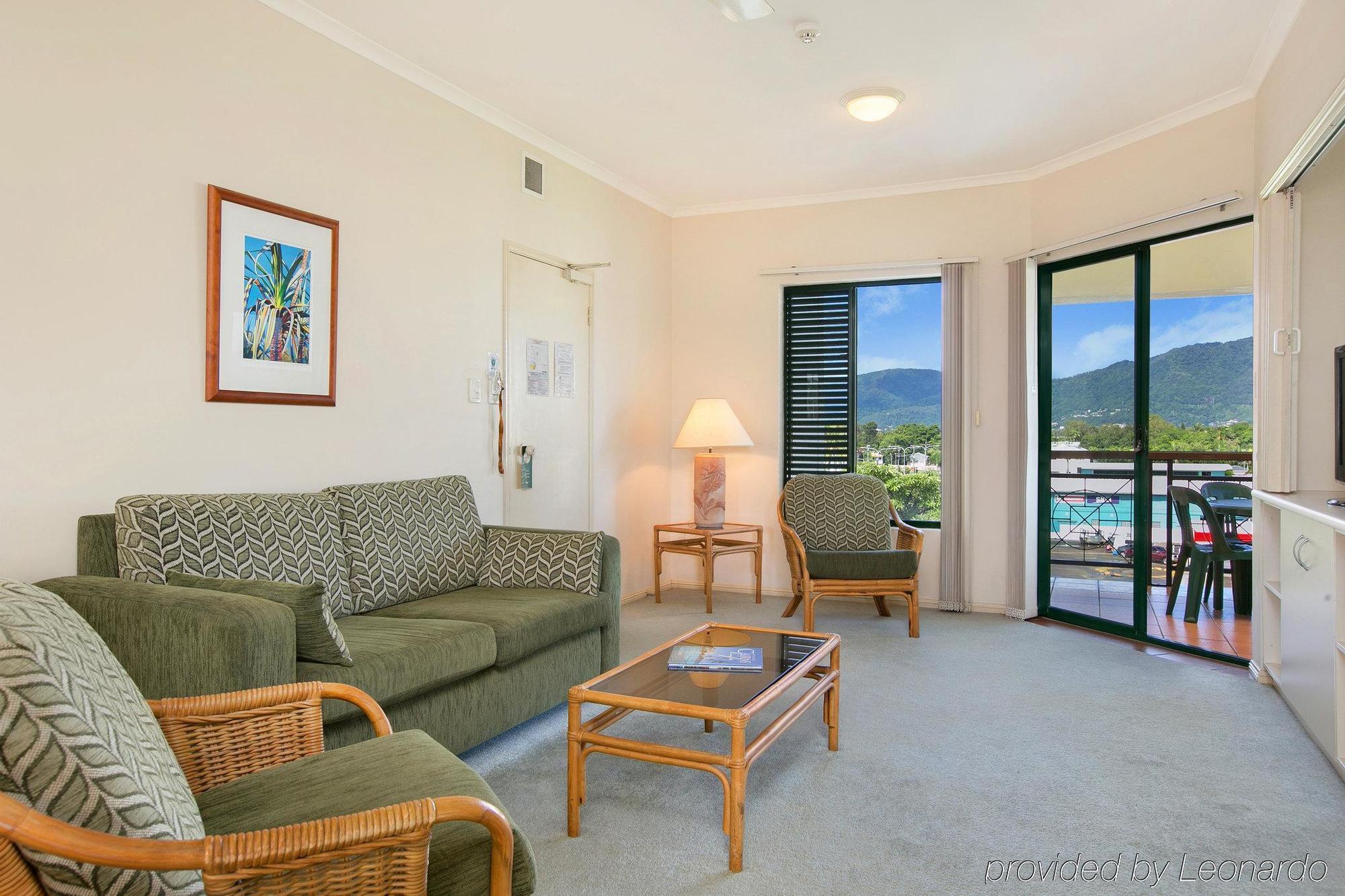 Tropic Towers Apartments Cairns Eksteriør billede