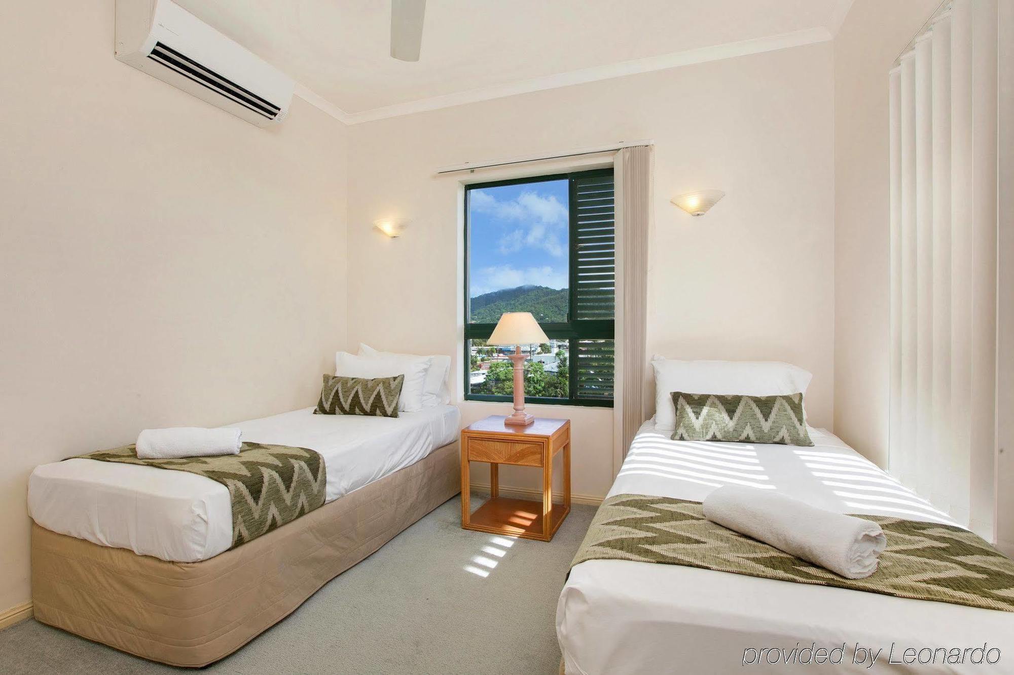 Tropic Towers Apartments Cairns Eksteriør billede
